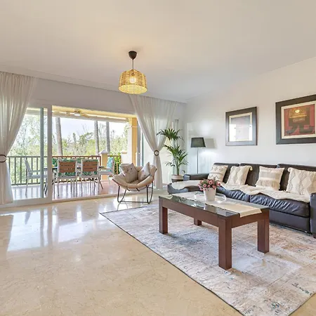 Luxury 2br Apt, Pools, & Tennis Estepona