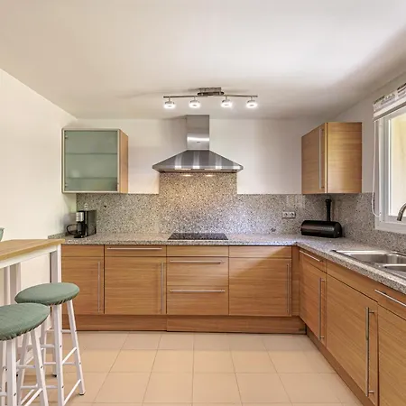 Apartmán Luxury 2br Apt, Pools, & Tennis