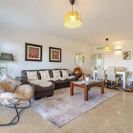 Luxury 2br Apt, Pools, & Tennis Estepona